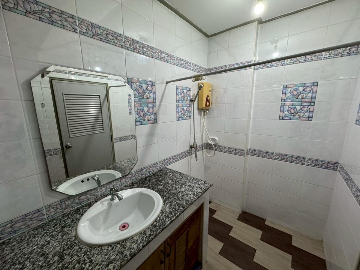 ขายบ้านพัทยา บางแสน ชลบุรี สัตหีบ : ขายด่วน !!! Rare Item บ้านเดี่ยวที่ดินใหญ่สะใจ 83 ตร.ว ทำเลทองใกล้บางแสน-หนองมน หมู่บ้านคันทรี่ปาร์ค ชลบุรี (บางแสน-ห้วยกะปิ) ราคานี้หาไม่ได้แล้ว !!