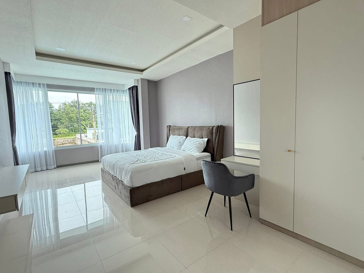 ให้เช่าพัทยา บางแสน ชลบุรี สัตหีบ :  บ้านพูลวิลลล่าใหญ่ พื้นที่กว้าง ใกล้หาดจอมเทียนเพียง 3 กม. สามารถทำธุรกิจได้