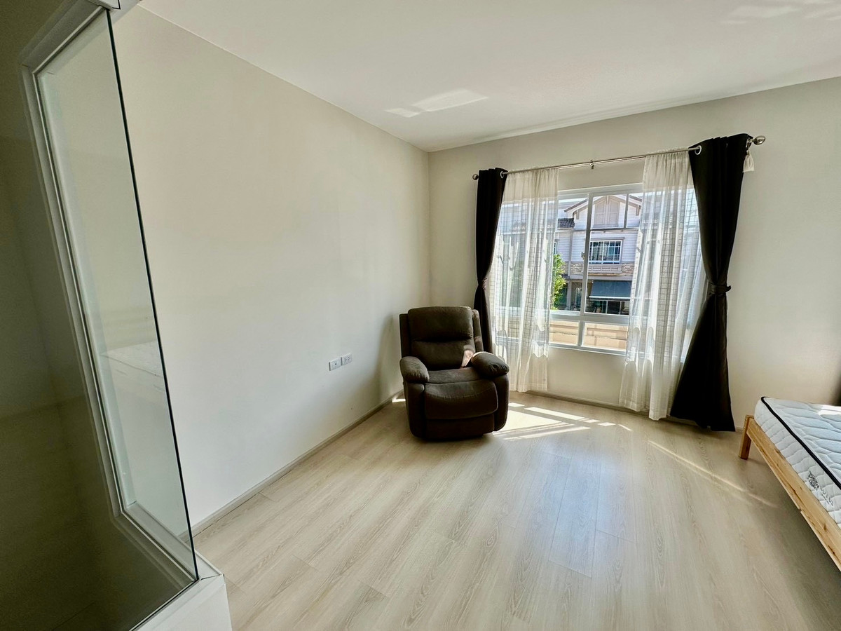 For SaleTownhomeSamut Prakan,Samrong : For Sale: 2-Storey Townhome at Indy 2 Srinakarin Quality by Land & Houses | Move-in Ready | Great Value Near Mega Bangna & B