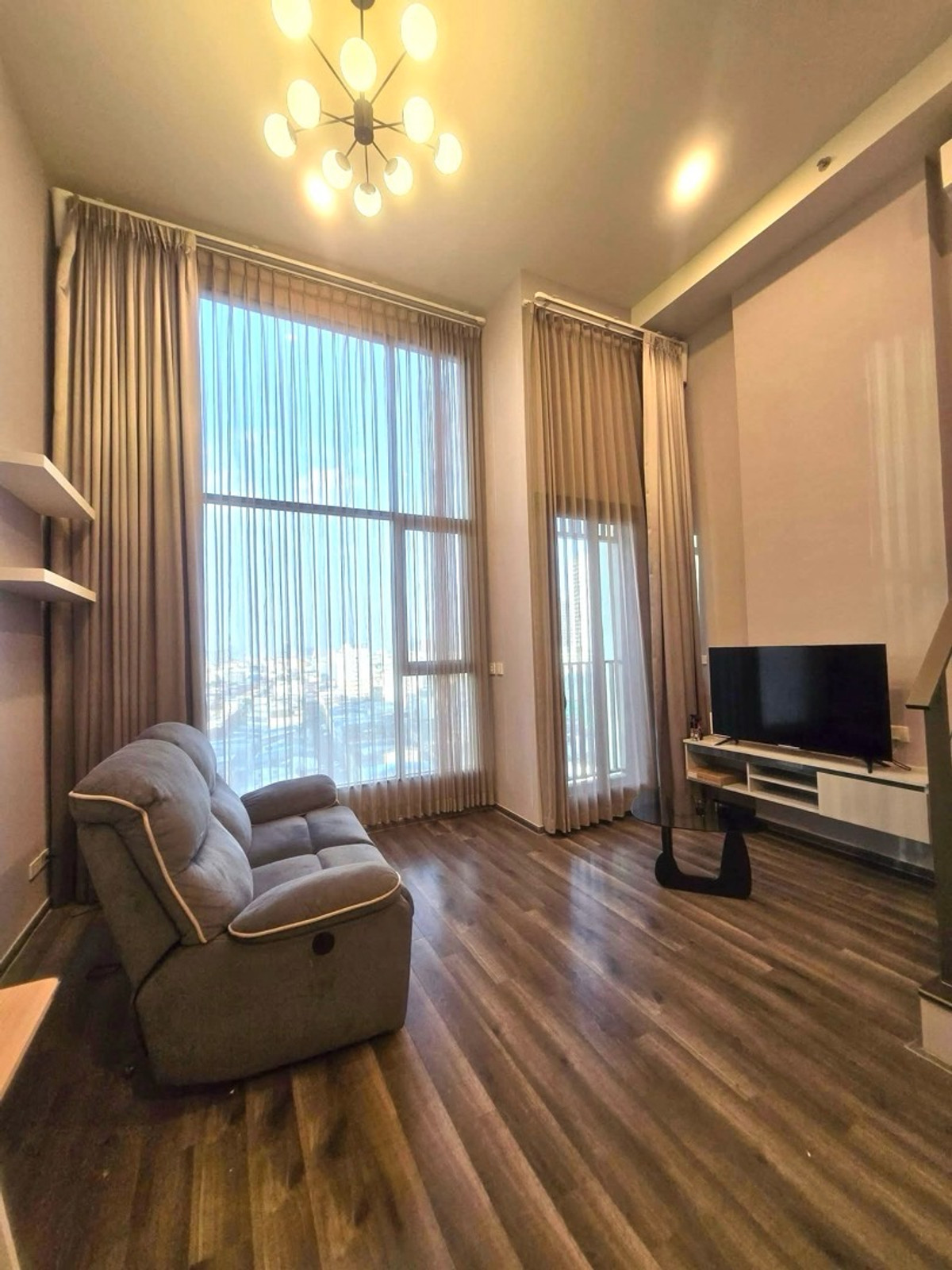 ให้เช่าคอนโดพระราม 9 เพชรบุรีตัดใหม่ RCA : Knightsbridge space rama9 ให้เช่า