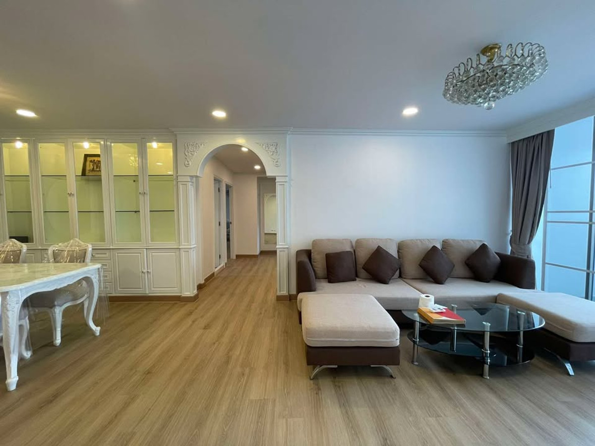 ให้เช่าคอนโดสุขุมวิท อโศก ทองหล่อ : ให้เช่าคอนโด D.S. Tower 2 สุขุมวิท 39 (125 ตร.ม.) 3 นอน 2 น้ำ พร้อมอยู่