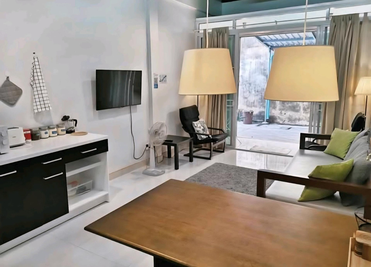 ให้เช่าทาวน์โฮมวงเวียนใหญ่ เจริญนคร : 📣 For Rent | Townhome 2 ชั้น ใกล้ BTS กรุงธนบุรี (ซอยเจริญนคร 18)
🏡 บ้านรีโนเวทใหม่ แต่งครบ พร้อมอยู่ ใกล้ไอคอนสยาม ใกล้สาทร