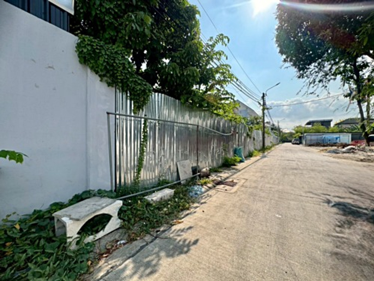 For SaleLandOnnut, Udomsuk : Land for sale, On Nut 17, Intersection 16, very beautiful, already filled, size 201 square wah (N.2060)