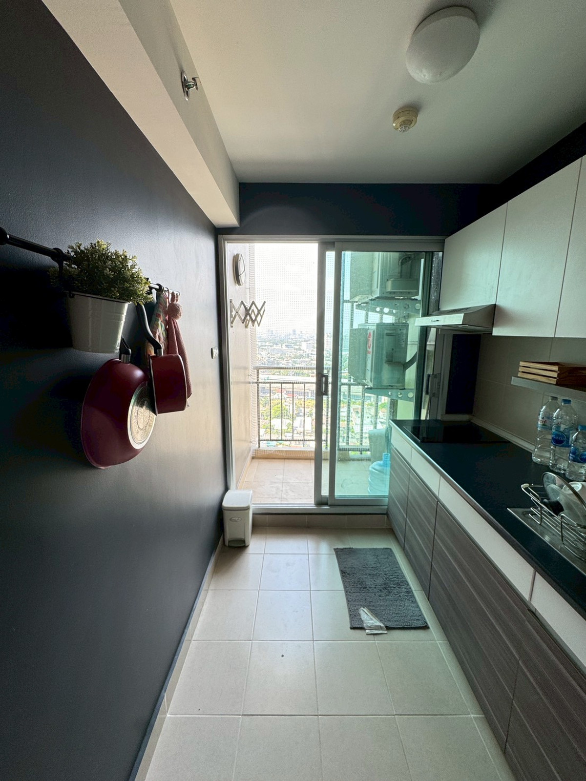 ขายคอนโดบางซื่อ วงศ์สว่าง เตาปูน : **ขายห้องพร้อมอยู่ แต่งครบสภาพใหม่!! Supalai Veranda Ratchavipha-Prachachuen 1Bedroom พื้นที่ 44 ตร.ม. ชั้น 28 อาคาร Center วิวสระว่ายน้ำ สนใจ LINE: @pattydavil555