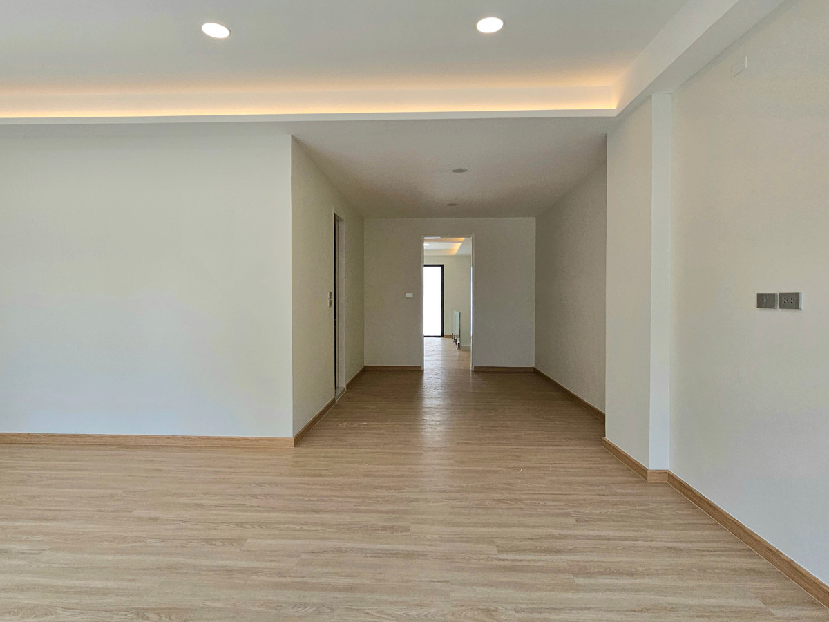 ขายทาวน์โฮมลาดพร้าว เซ็นทรัลลาดพร้าว : 🚩[ด่วน ! มีเพียงหลังเดียว] ทาวน์โฮม พหลโยธิน 23 รีโนเวทใหม่ ใกล้เซ็นทรัลลาดพร้าว และ BTS พหลฯ 24 ลดราคา 1 ล้านบาท พร้อมฟรีโอน นัดหมายเข้าชมโทร 095-424-3656 หรือแอด LINE จากเบอร์โทร