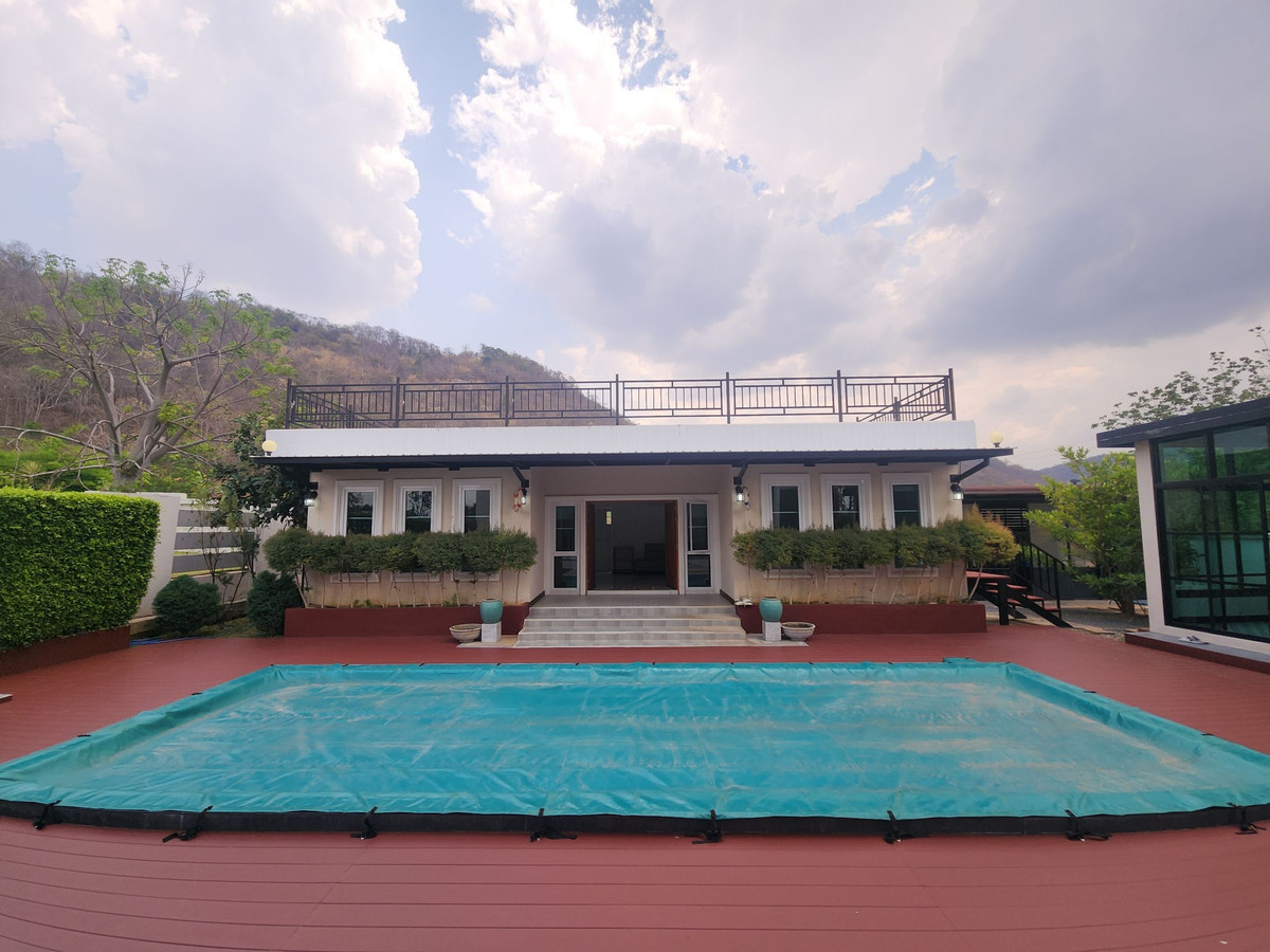 ขายบ้านโคราช นครราชสีมา : ขายบ้านพักตากอากาศหรู เขาใหญ่ พญาเย็น วิวภูเขา | ที่ดิน 300 ตร.วา 3 อาคาร พร้อมสระว่ายน้ำ เฟอร์นิเจอร์ครบ ใกล้ถนนมิตรภาพ