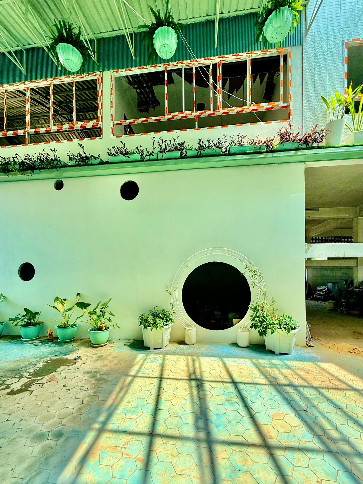 For RentOfficeRattanathibet, Sanambinna : 📢 [For Rent] Prime Office & Warehouse Complex – Rewadee Soi 7, near Nonthaburi Government Center! 🏢✨  Spacious area with versatile functions, perfect for a modern office, warehouse, or distribution center.