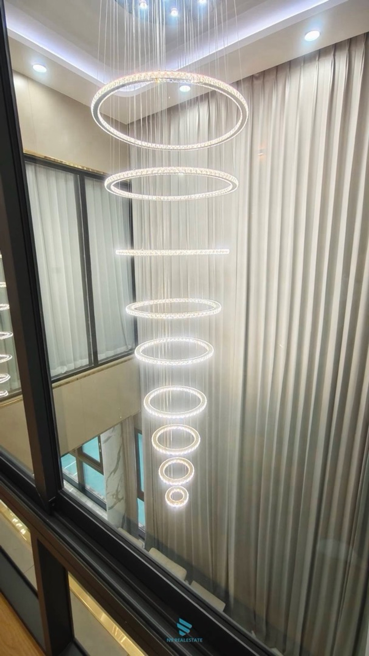 ขายบ้านเลียบทางด่วนรามอินทรา : (ขาดทุน10ล้าน) The glamor บ้าน+สระว่ายน้ำแต่งสวยเฟอร์ครบ พร้อมอยู่ ห่างเอกมัย 10 นาที 