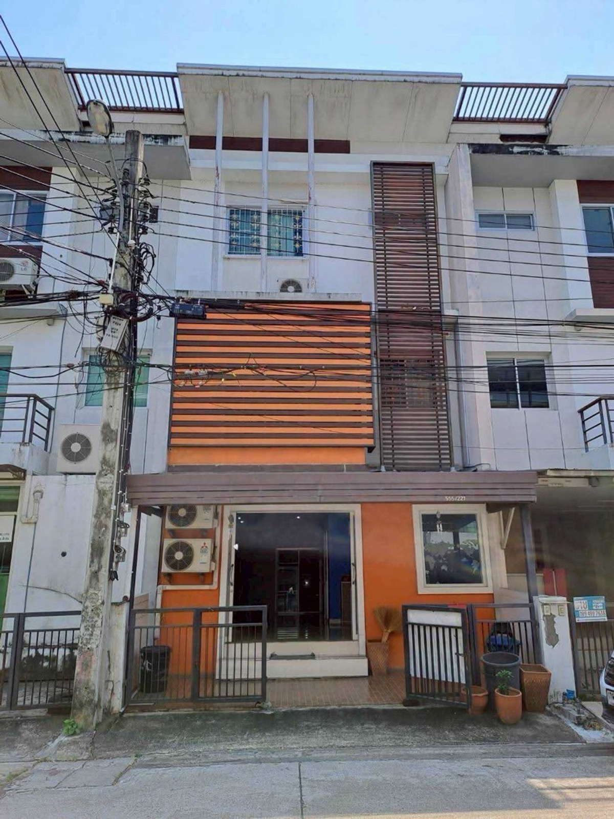 ให้เช่าทาวน์โฮมลาดกระบัง สุวรรณภูมิ : ให้เช่า Townhome เนอวานาพาร์คสุขุมวิท 77 🚇🚝🌈素坤逸77巷Nirvana Park聯排別墅出租 