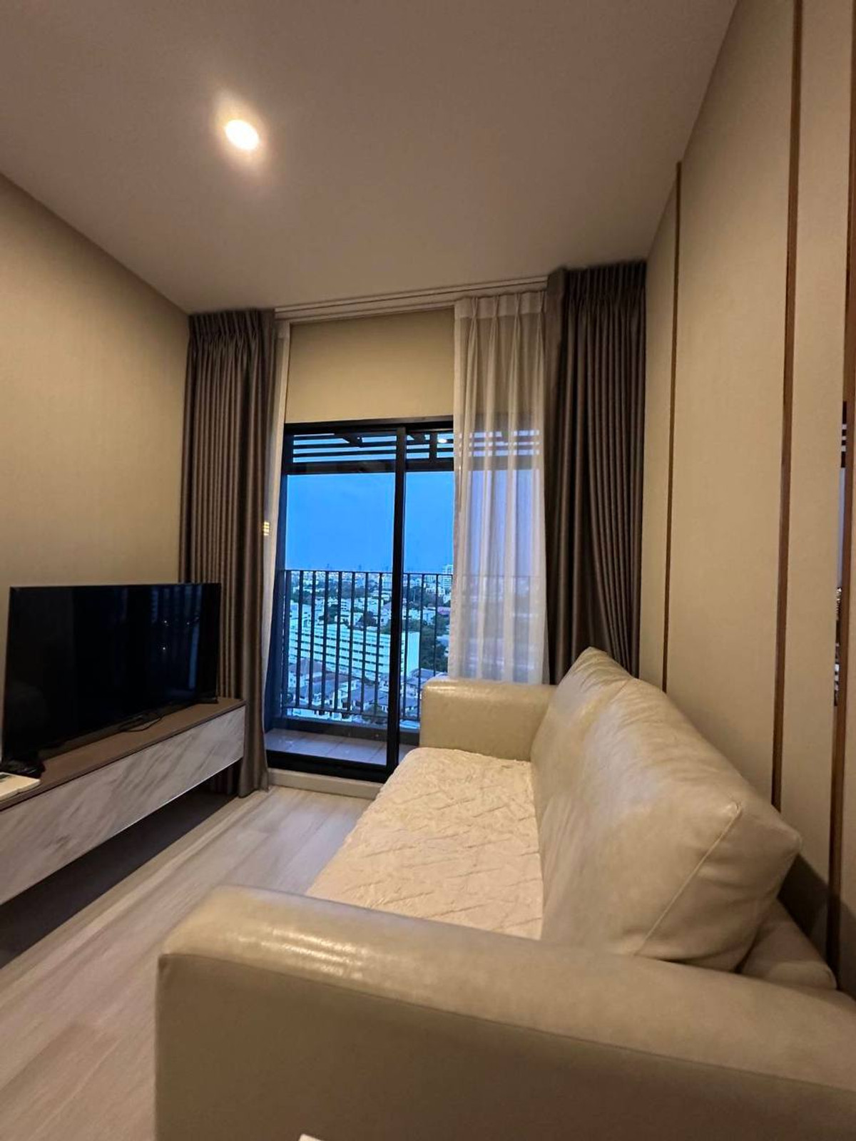 ให้เช่าคอนโดสาทร นราธิวาส : Knightsbridge Prime Sathorn【𝐑𝐄𝐍𝐓】🔥รายละเอียดเนี้ยบ ขับความพรีเมียมทุกมุม🔥 ติดต่อไลน์ไอดี: @hacondo