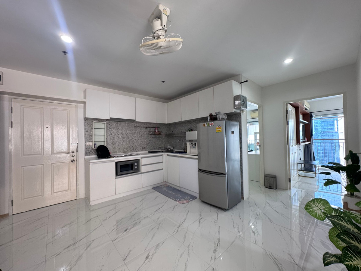 ให้เช่าคอนโดลาดพร้าว เซ็นทรัลลาดพร้าว : Sym Vibha Ladprao 2 ห้องนอน ห้องมุม รีโนเวทใหม่ ทำเลดีมาก ใกล้ central ladprao สวนจตุจักร, bts ,mrt