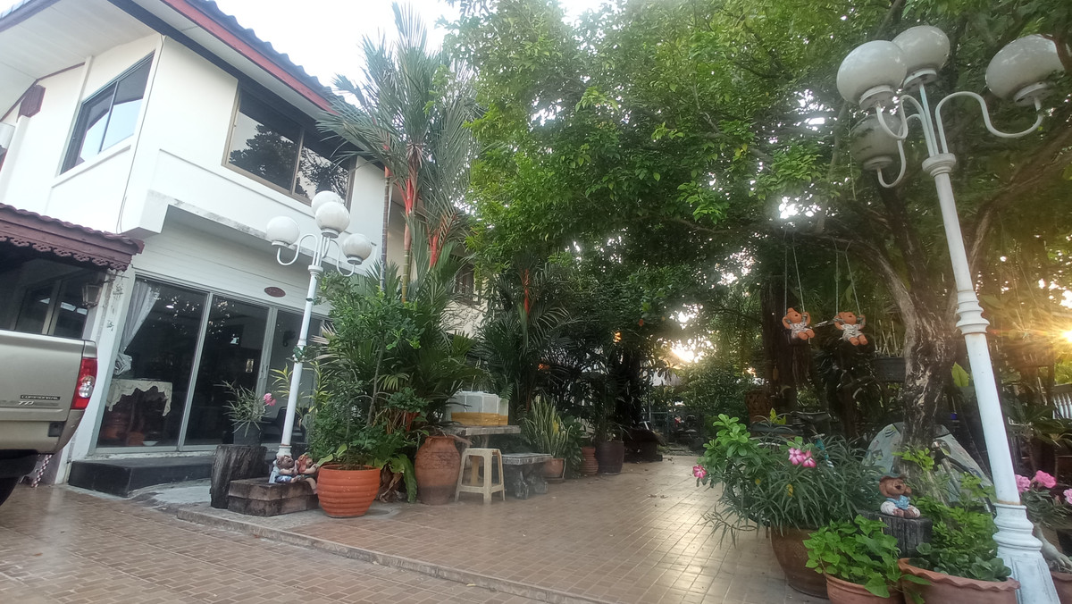 For SaleHouseSeri Thai, Ramkhamhaeng Nida : Single house, 95 square meters, owner selling it himself. Near 3 electric train lines, orange, yellow, pink.