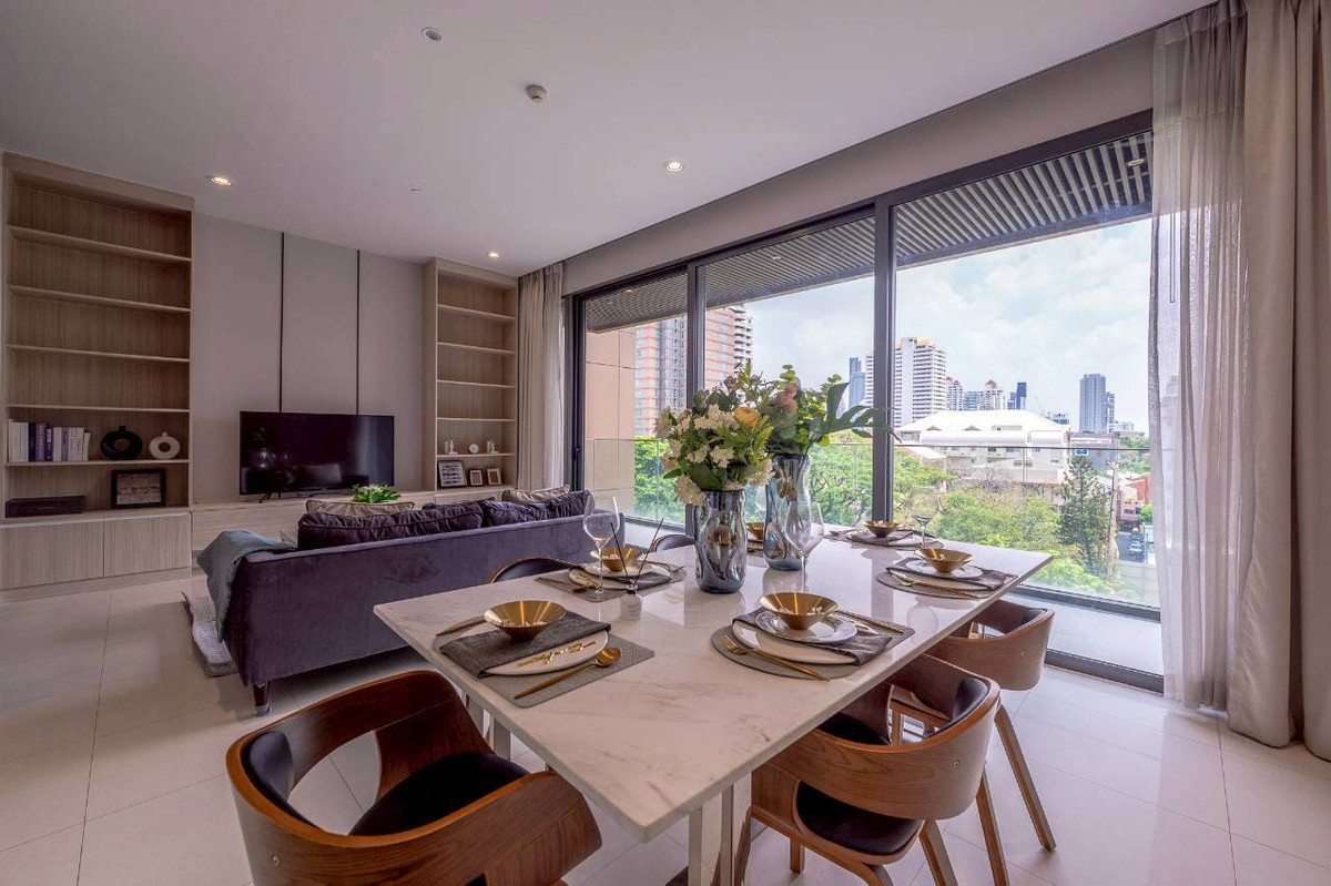 CondoSukhumvit, Asoke, Thonglor : RC033526 Condo 2 beds for rent/sale at VITTORIO Sukhumvit 39 near BTS Phrom Phong