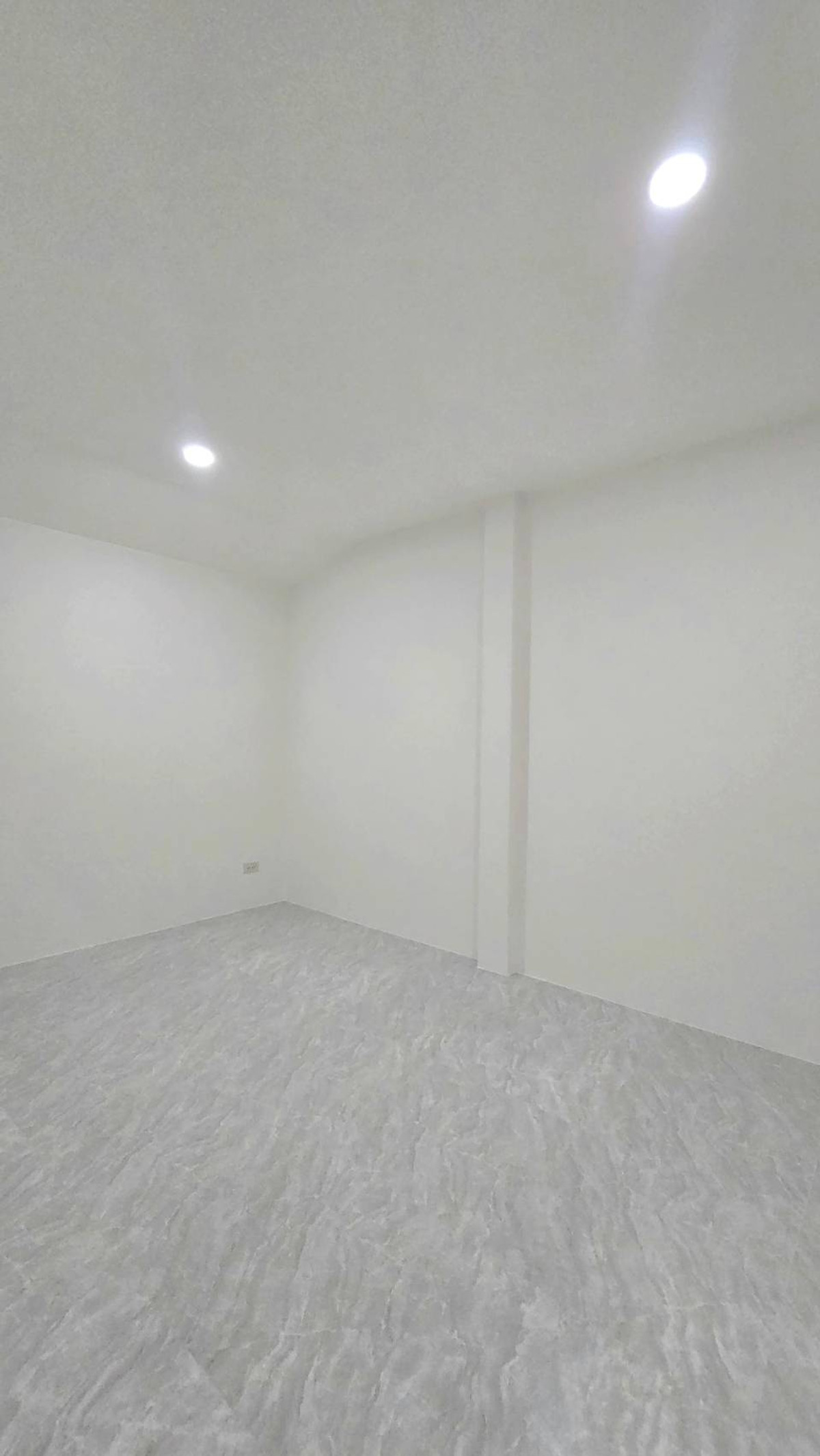 ขายภูเก็ต : หลุดจอง บ้านรีโนเวทใหม่ สวยมาก หิ้วกระเป๋า เข้าอยู่ได้เลย หมู่บ้านธินวุฒิ 3 ถนน ขวาง วิชิต-ฉลอง