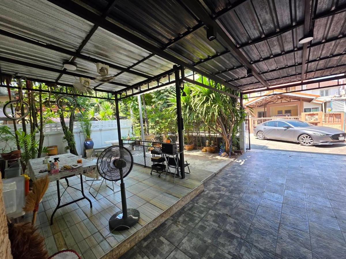 For SaleHouseNawamin, Ramindra : Single house for sale, Neighbor Home Village, Watcharapol, Sukhaphiban 5, garden view, beautiful house condition, ready to move in.