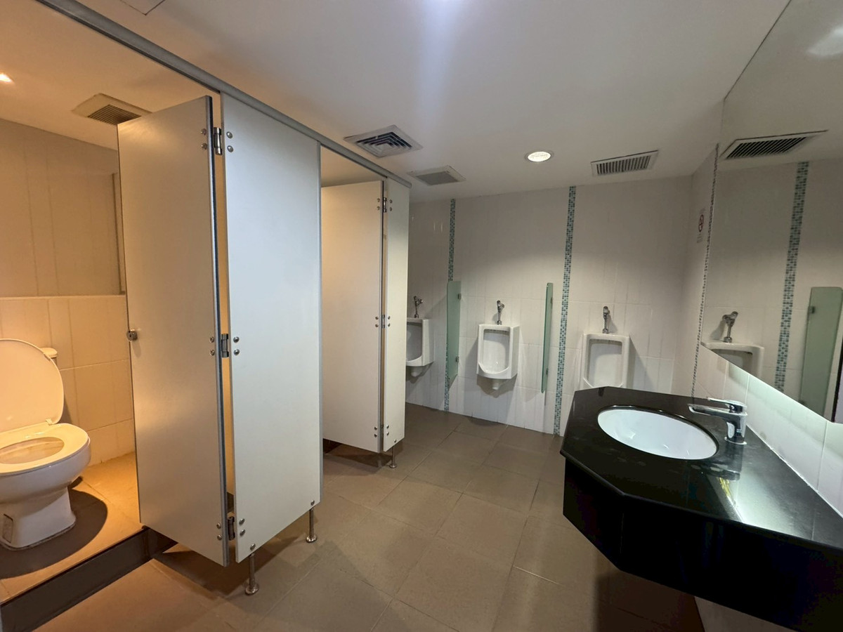 ให้เช่าร้านค้า/ตลาดนัดสุขุมวิท อโศก ทองหล่อ : พื้นที่ให้เช่า สภาพสมบูรณ์ อโศก-เพชรบุรี  ** NO CO-AGENT **  