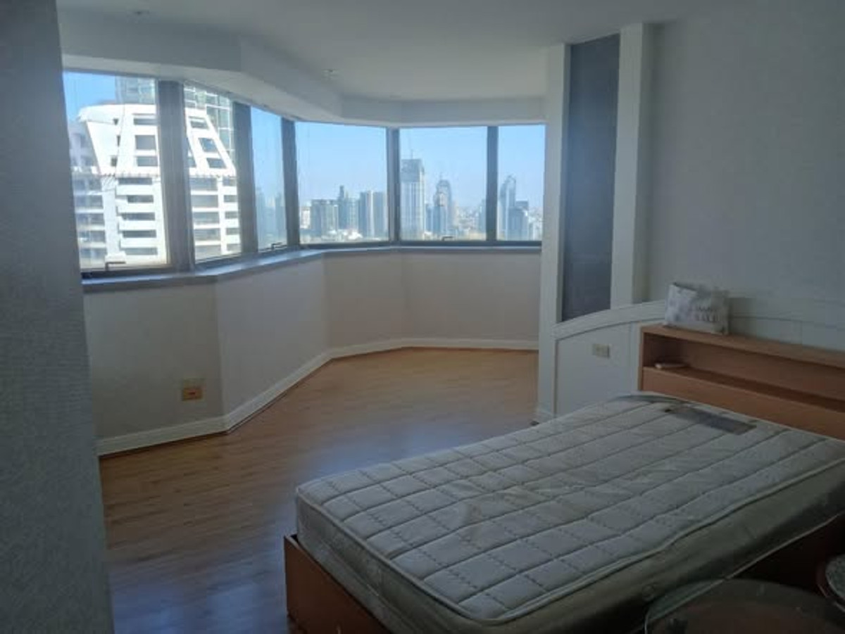 ให้เช่าคอนโดสุขุมวิท อโศก ทองหล่อ : President Park Oak Tower | 3BR 261sqm 34th Fl River View Sukhumvit 24