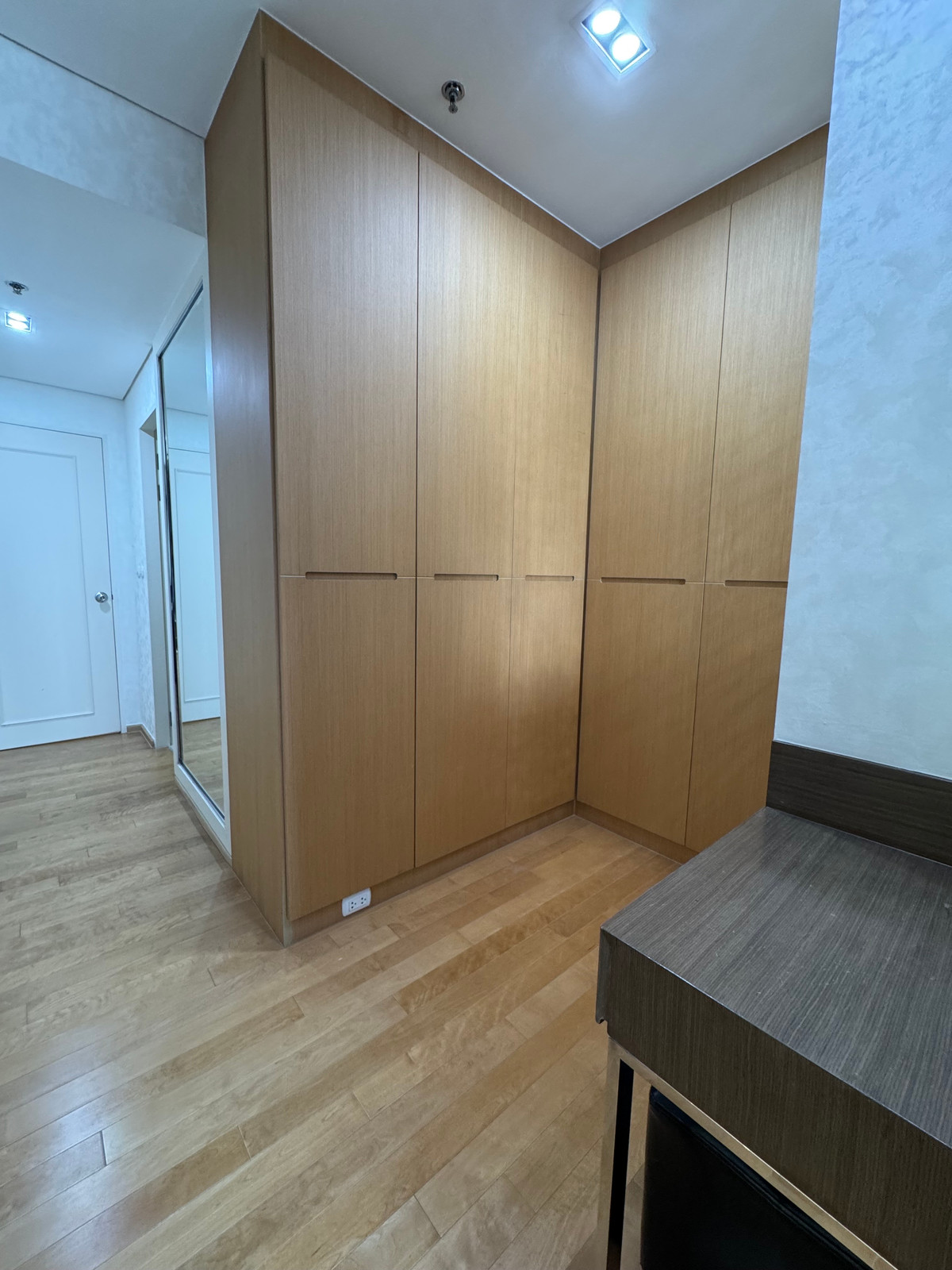 ให้เช่าคอนโดพระราม 9 เพชรบุรีตัดใหม่ RCA : ให้เช่า Villa Asoke Duplex ชั้นสูง พื้นที่กว้าง 90 ตร.ม. ห้องสวยหรูสภาพนางฟ้า