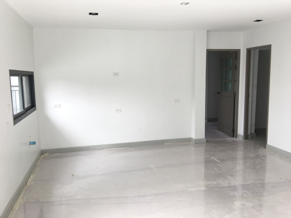 For SaleHouseKaset Nawamin,Ladplakao : Maneeya Village / 2 bedrooms (sold with tenant), Maneeya Village / 2 Bedrooms (FOR SALE) MNT006