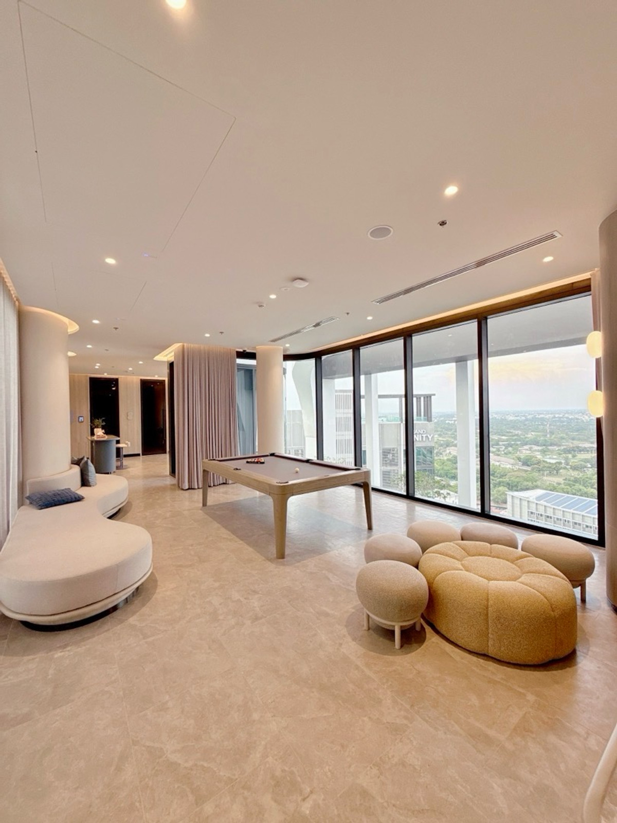 For SaleCondoKasetsart, Ratchayothin : 𝐂𝐎𝐁𝐄 Kaset Sripatum 𝐅𝐑𝐄𝐄 down payment 𝐎 baht, installments 𝟗,𝟓𝟎𝟎/month, new room from the project, best price.