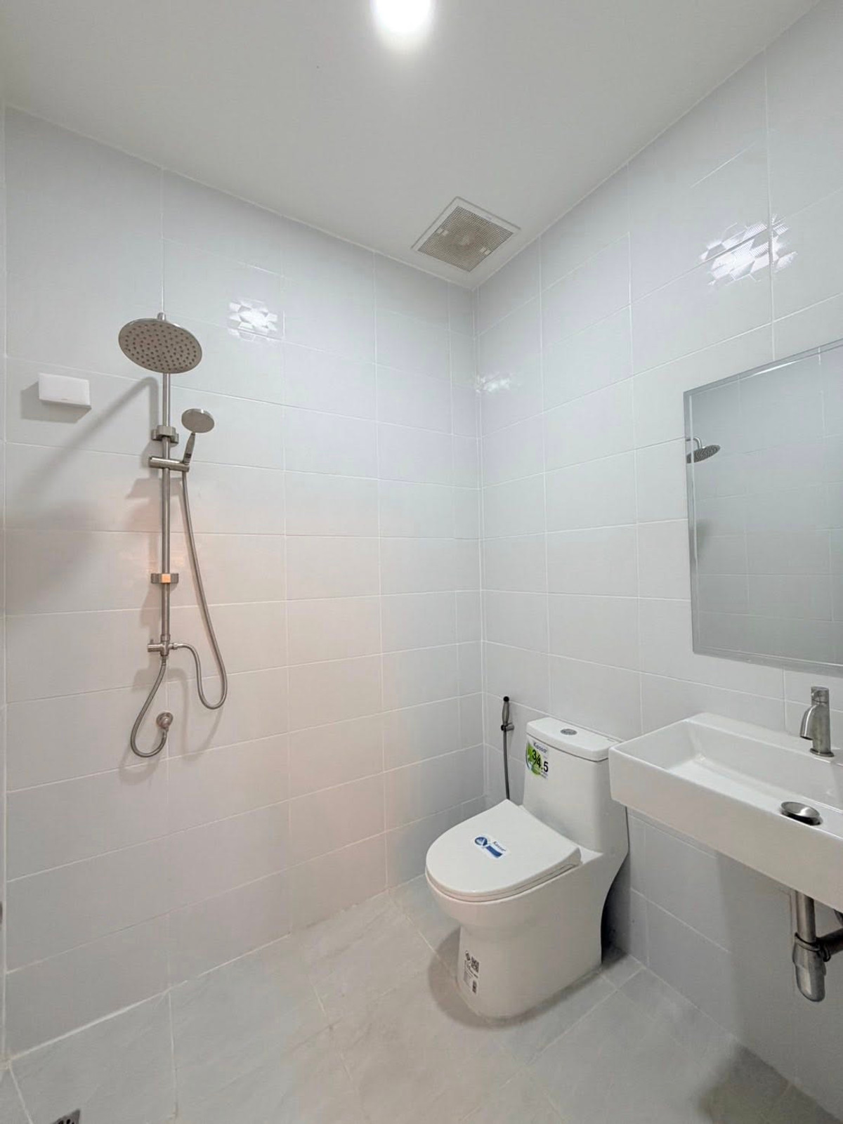 For SaleTownhomePattaya, Bangsaen, Chonburi : Chokchai Village 4 / 2 Bedrooms (FOR SALE) BEWN143