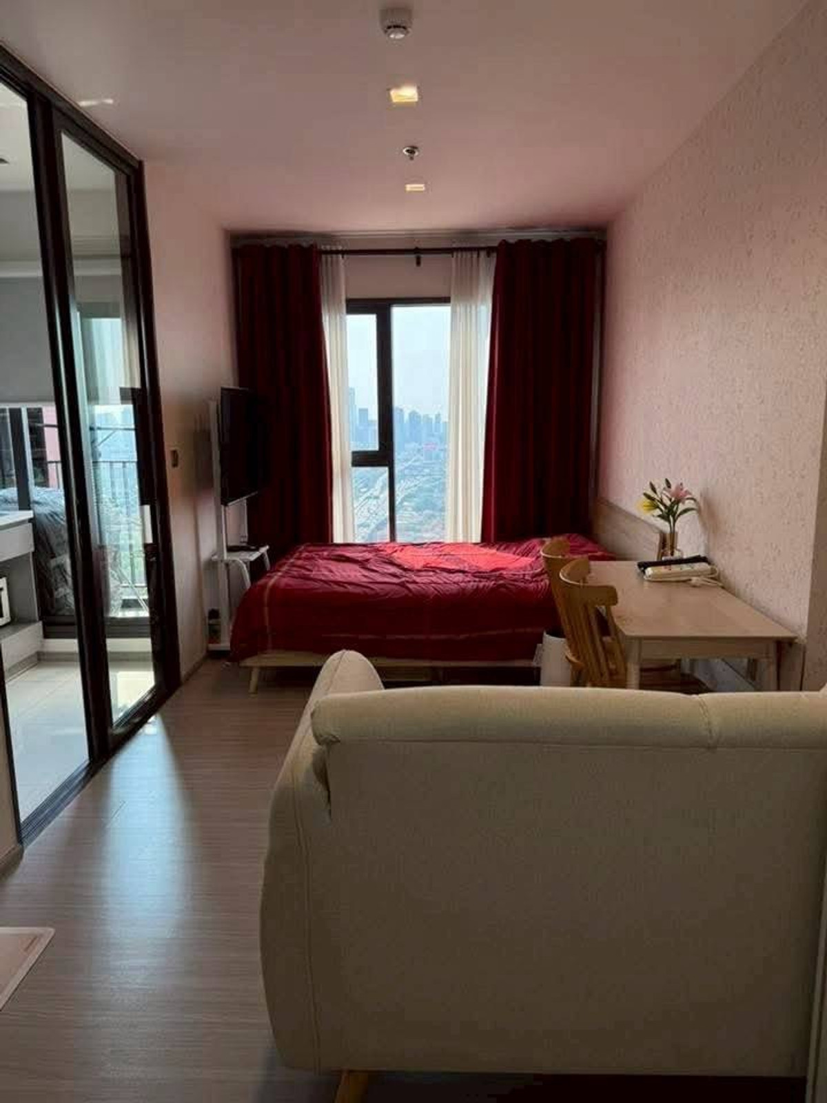 For RentCondoRama9, Petchburi, RCA : For Rent 🔥 Life Asoke Hype 🔥 Fully furnished with appliances. Near Airport Link Makkasan.