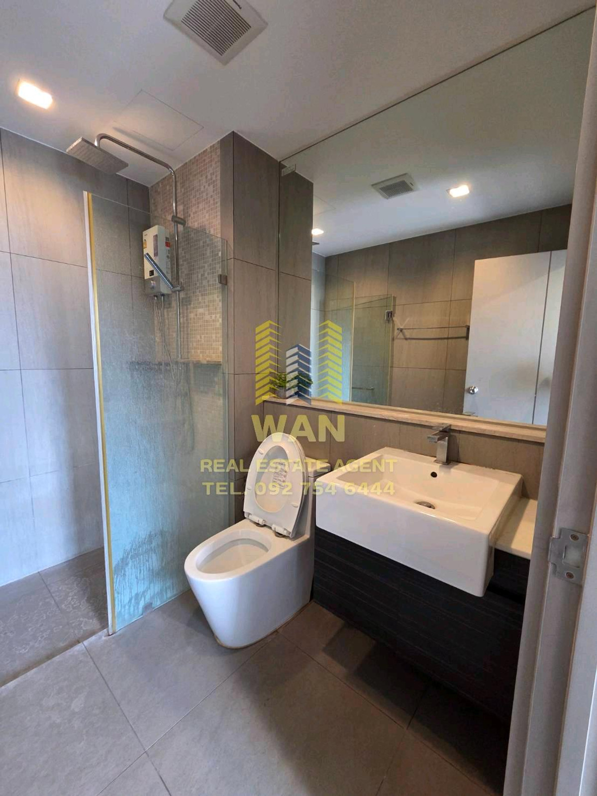 ให้เช่าคอนโดรัตนาธิเบศร์ สนามบินน้ำ พระนั่งเกล้า : ให้เช่าคอนโด Politan rive ชั้น 33 วิวแม่น้ำตกแต่งสวยครบพร้อมอยู่