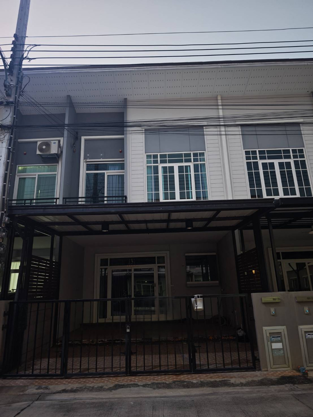 For SaleTownhomeRama5, Ratchapruek, Bangkruai : Selling at the best price, Casa Waterside Village, Rama 5, near the walk Ratchaphruek and central westville, house ready to move in, complete additions, quick response 064-974-2441