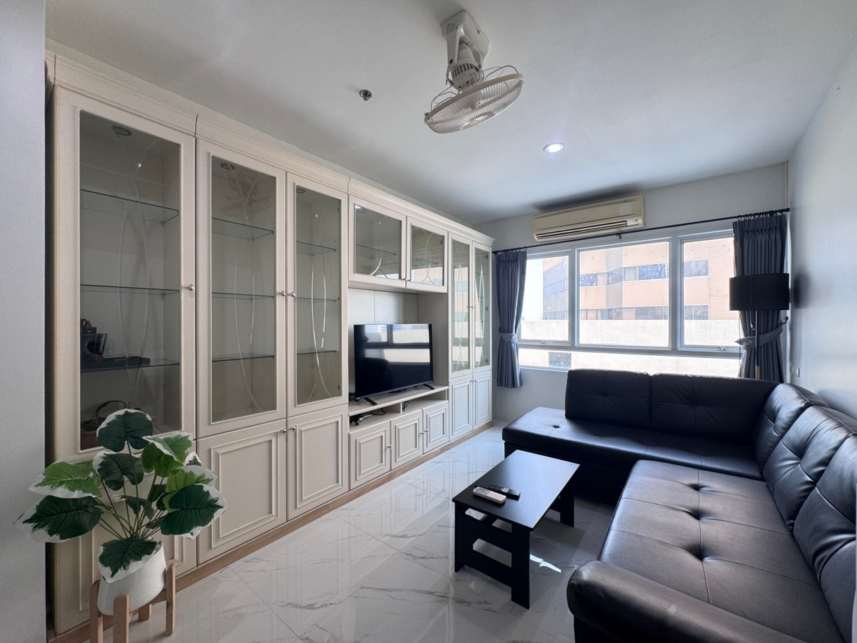 ให้เช่าคอนโดลาดพร้าว เซ็นทรัลลาดพร้าว : Sym Vibha Ladprao 2 ห้องนอน ห้องมุม รีโนเวทใหม่ ทำเลดีมาก ใกล้ central ladprao สวนจตุจักร, bts ,mrt