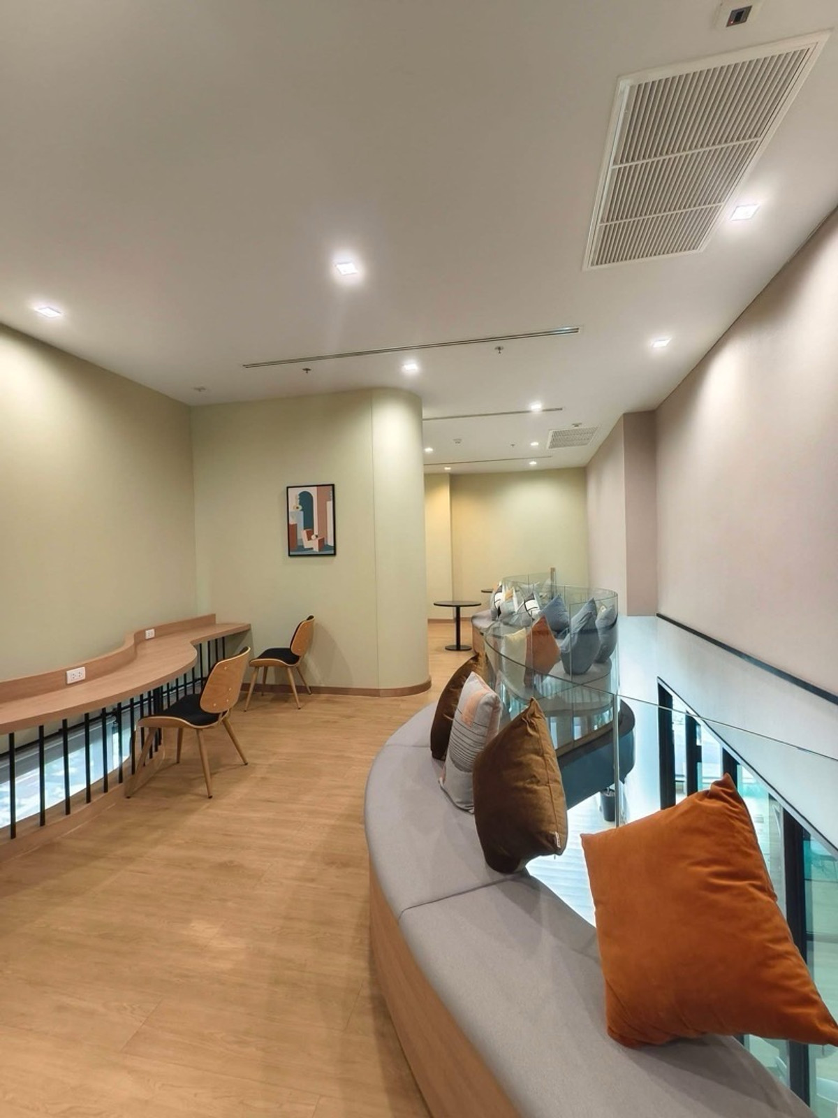 ให้เช่าคอนโดเกษตรศาสตร์ รัชโยธิน : 🔥🏙️ ลดราคาพิเศษ | ใกล้ ม.เกษตร + มีรถรับส่ง BTS | Chewathai Kaset-Nawamin 🚄💖