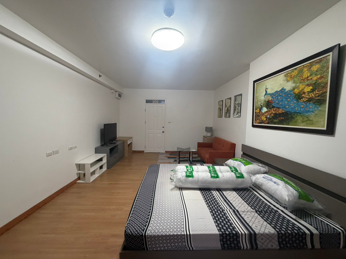 For RentCondoPattanakan, Srinakarin : Condo for rent, Supalai Park Srinakarin, fully furnished, ready to move in, near the BTS. If interested, contact Iine: @yyk6635b (with @ in front too)