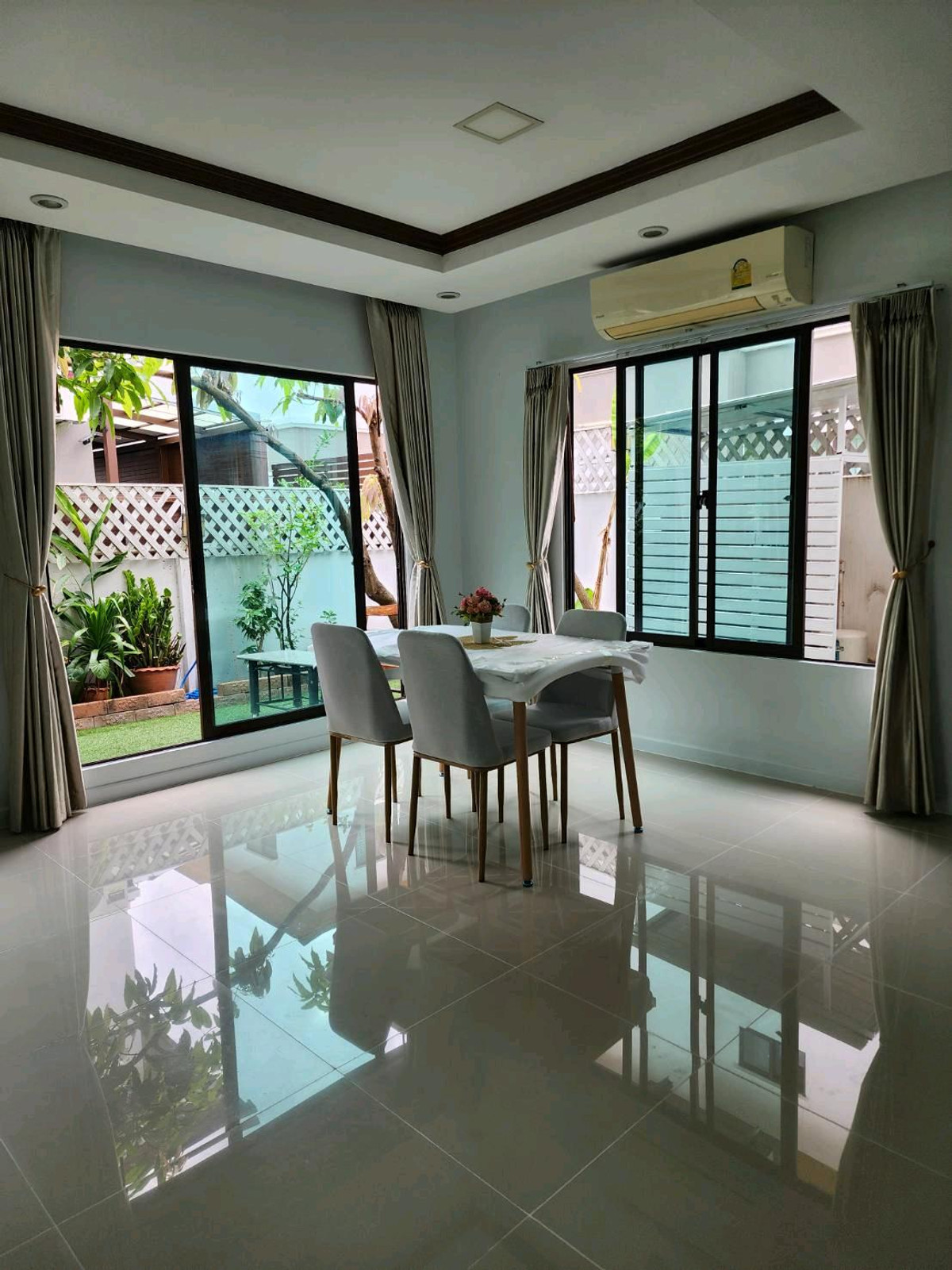 For RentPattanakan, Srinakarin : Twin house for rent 53,000 months.