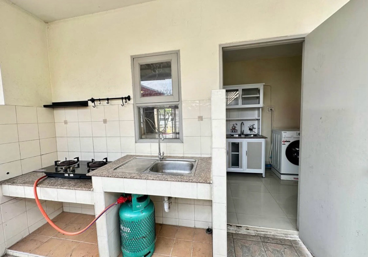 For RentHouseChaengwatana, Muangthong : 2-story detached house for rent, Chuan Chuen Khae Rai project, Nonthaburi Bypass Road 15, house in good condition, pets allowed.