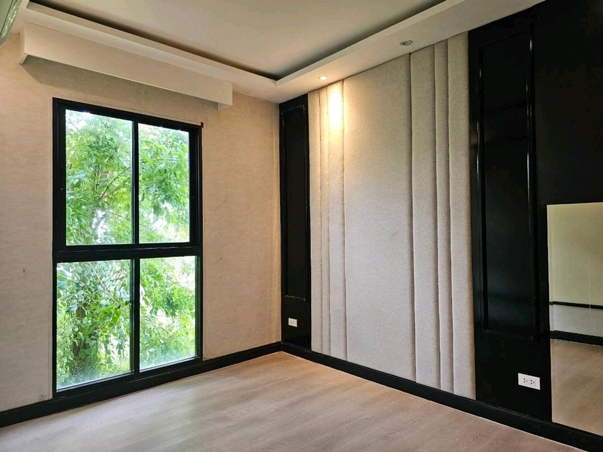 For RentLandBangna, Bearing, Lasalle : #Land for rent with building, Soi Bearing 5 📞066-165-9828, just 3 minutes to the BTS Bearing station.