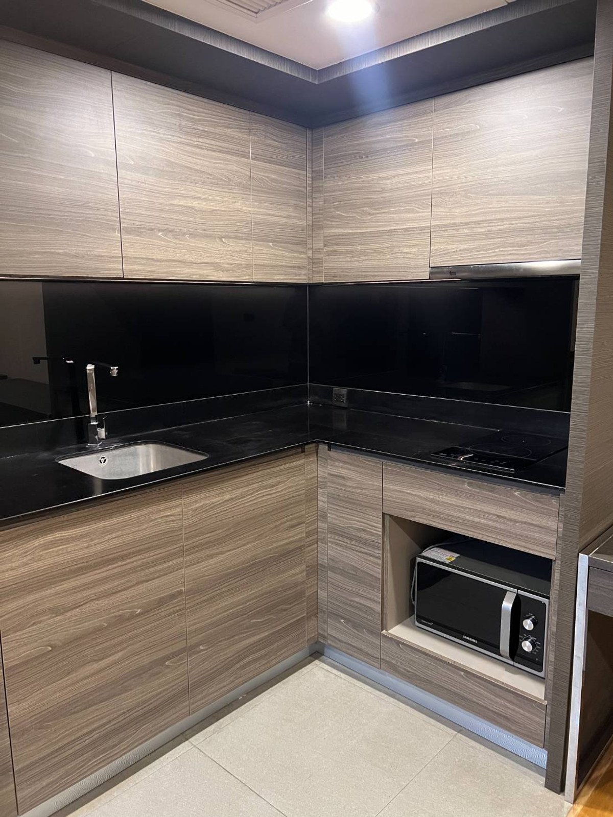 ให้เช่าคอนโดวิทยุ ชิดลม หลังสวน : ให้เช่า Klass Langsuan 1นอน 48ตรม. ใกล้ BTS ชิดลม ห้องสวยพร้อมอยู่