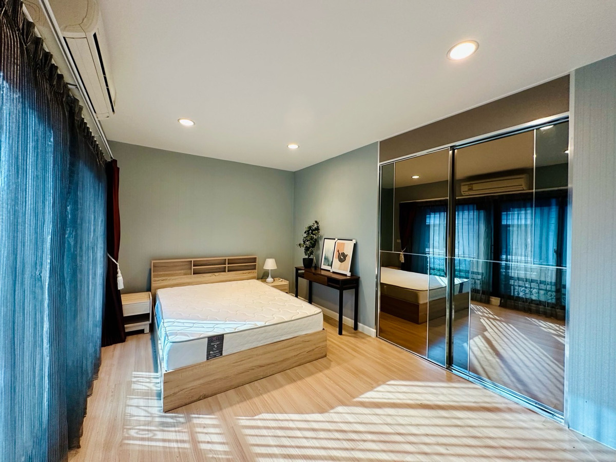 For RentTownhomeNawamin, Ramindra : Townhome for rent Baan Klang Muang Nawamin 42 Newly decorated, very beautiful Fully furnished, ready to move in