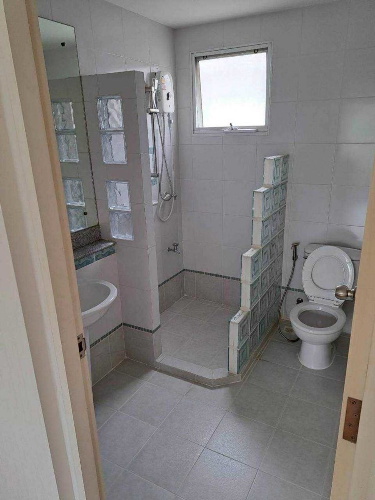 For RentHouseSeri Thai, Ramkhamhaeng Nida : Single House for Rent, Manthana Onnut-Wongwan 🚇🚝🌏