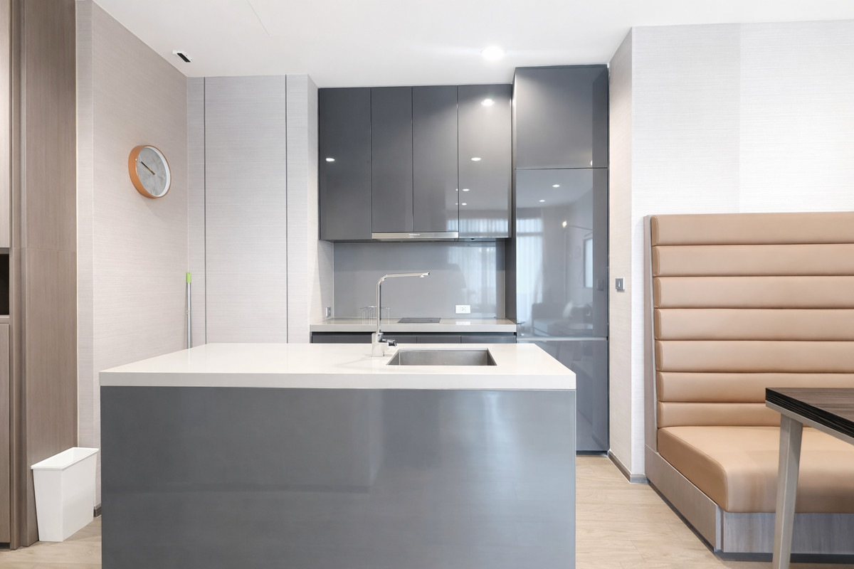 ขายคอนโดสาทร นราธิวาส : ขายด่วน The Diplomat Sathorn ห้องใหญ่ 2 ห้องนอน สุดพรีเมียม แต่งครบ พร้อมอยู่ นัดหมายเข้าชมทัก 063-616-5390