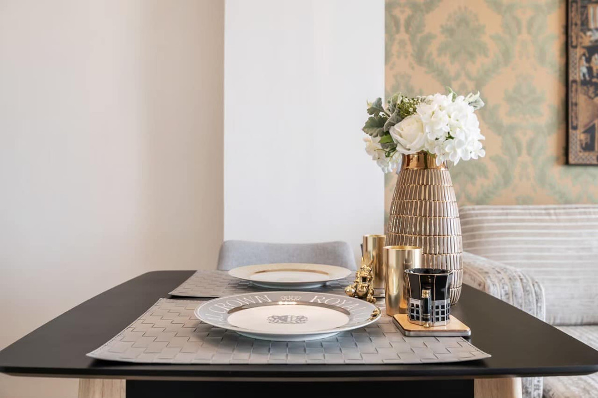 For RentCondoRatchadapisek, Huaikwang, Suttisan : For rent Baan Klang Krung Resort, prime location in Ratchada! Big room 63.5 sq m., near MRT Huai Khwang, only 17,900/month.