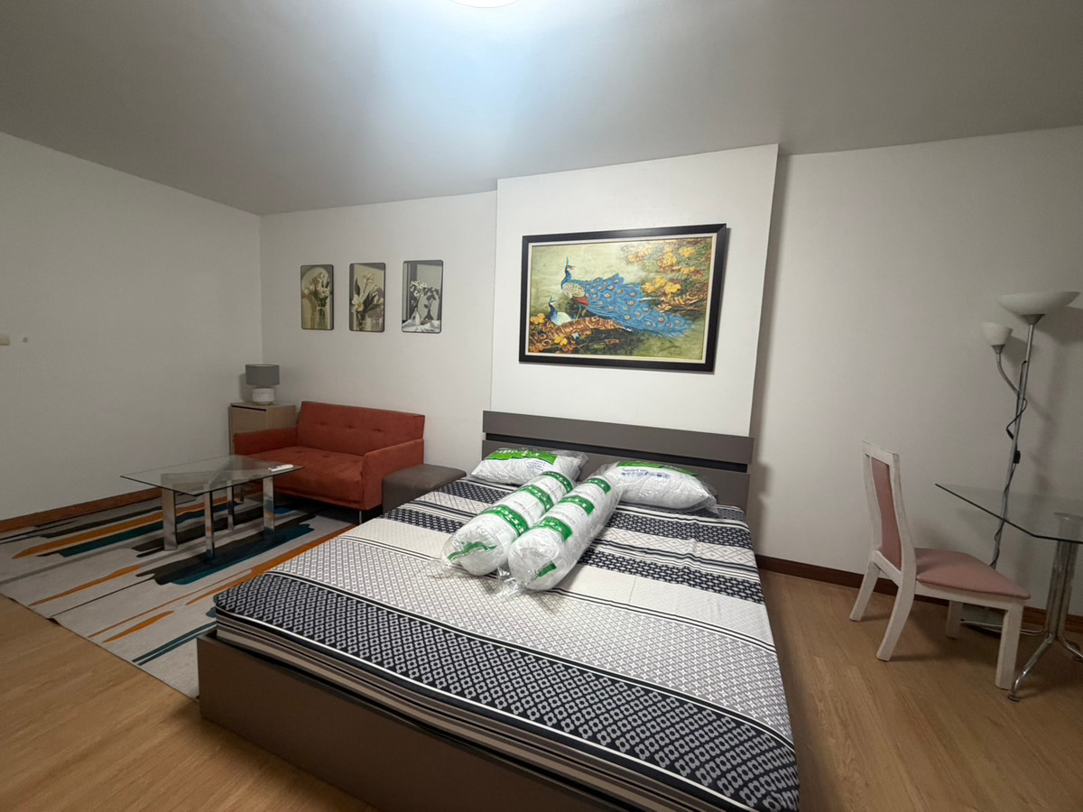 For RentCondoPattanakan, Srinakarin : Condo for rent, Supalai Park Srinakarin, fully furnished, ready to move in, near the BTS. If interested, contact Iine: @yyk6635b (with @ in front too)