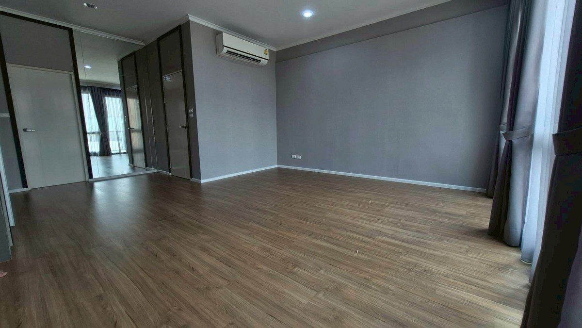 For SaleTownhomeRathburana, Suksawat : Urgent sale, 3-story townhome, decorated and ready to move in. village in the middle of the city Sathorn-Suksawat (AP Project) Soi Suksawat 39