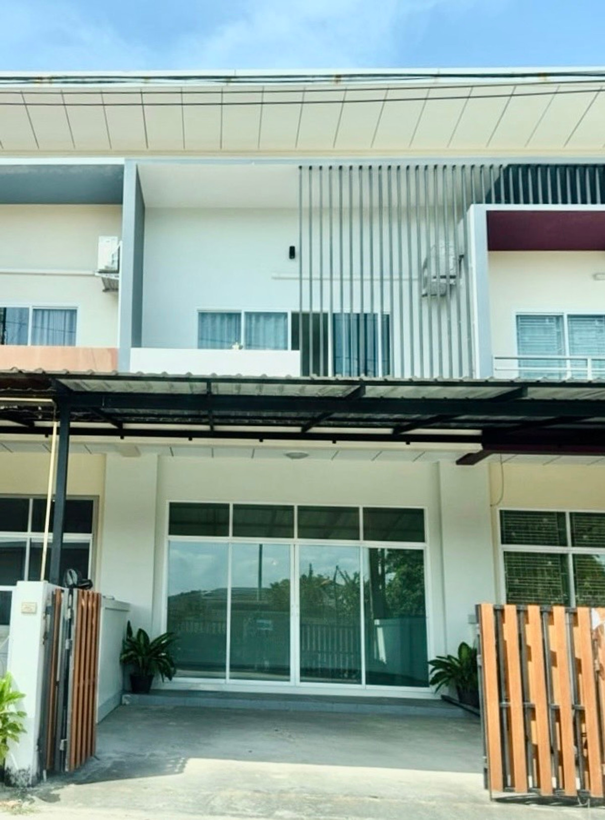 ขายทาวน์โฮมภูเก็ต : บ้านดี ทำเลดี ราคาถูก หมู่บ้านสมบูรณ์ทรัพย์วิลเลจ ถลาง