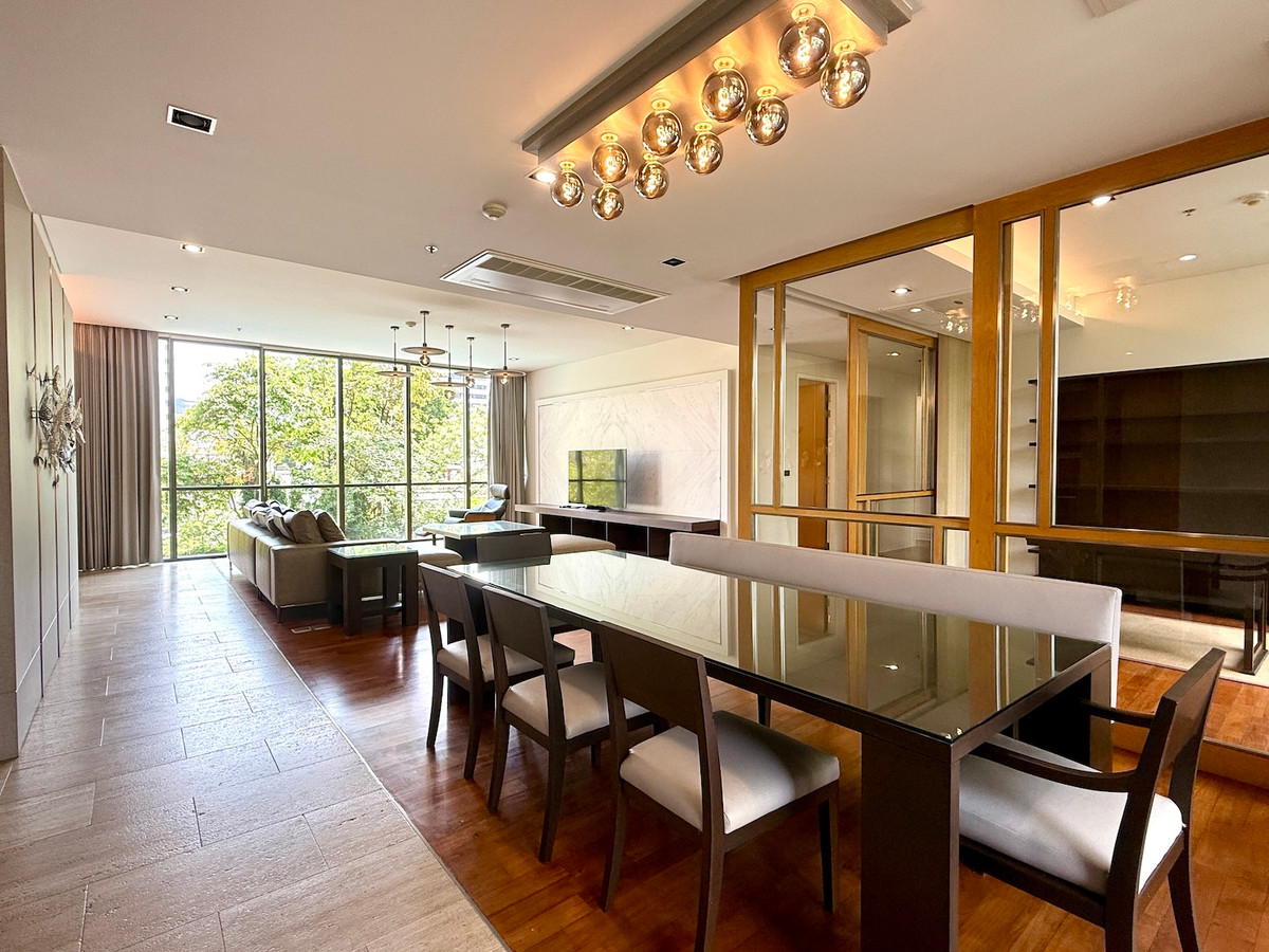 ให้เช่าคอนโดสุขุมวิท อโศก ทองหล่อ : คอนโดห้องใหญ่ 3 ห้องนอน พร้อมระเบียงกว้าง วิวสวน  ใกล้อโศกและพร้อมพงศ์