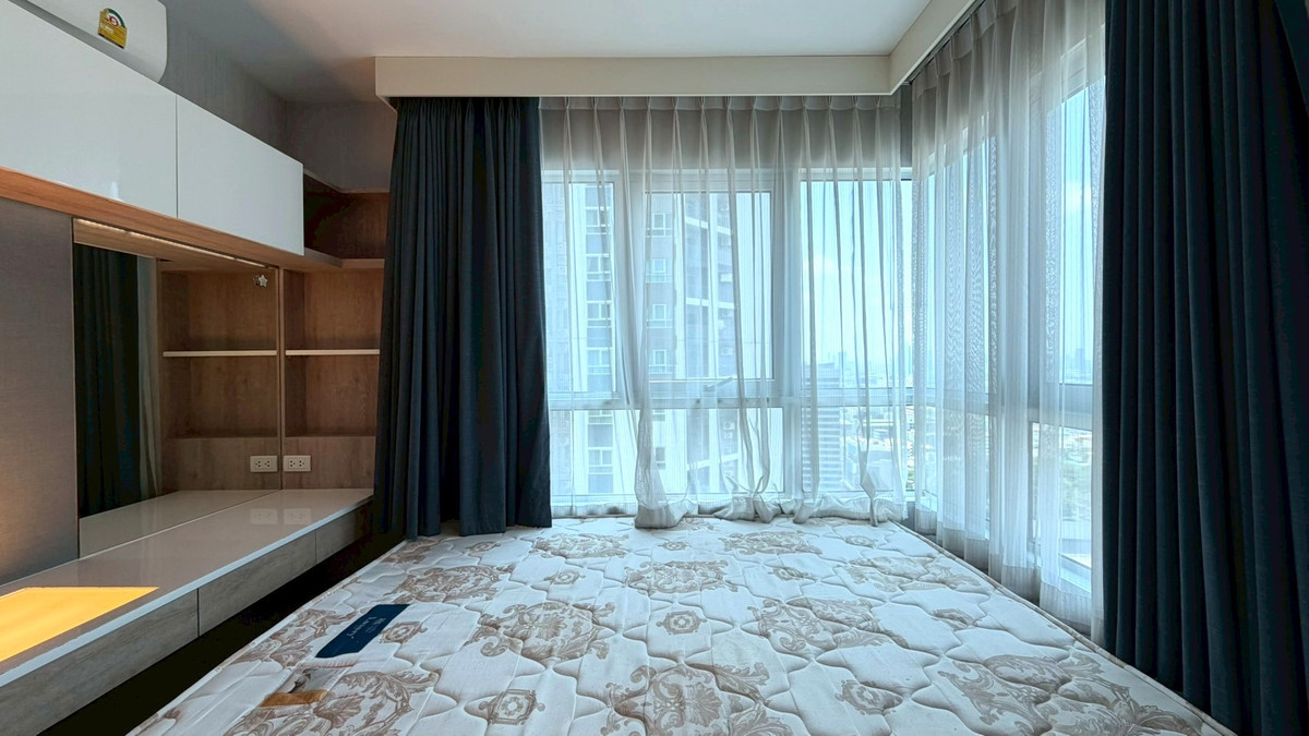 For RentCondoRama9, Petchburi, RCA : ✨ Big room, Rare Item! 3 bedrooms in the heart of Rama 9 | Live seriously, live life to the fullest ✨