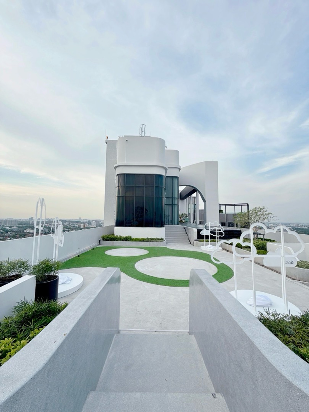 For SaleCondoKasetsart, Ratchayothin : 𝐂𝐎𝐁𝐄 Kaset Sripatum 𝐅𝐑𝐄𝐄 down payment 𝐎 baht, installments 𝟗,𝟓𝟎𝟎/month, new room from the project, best price.