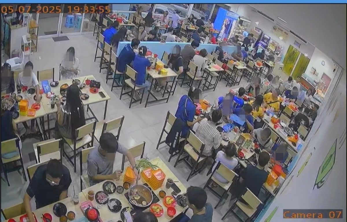 For LeaseholdRetail SpaceMahachai Samut Sakhon : Shabu shop for rent with Samut Sakhon brand, near Lotus, lots of parking, surrounding is a community.