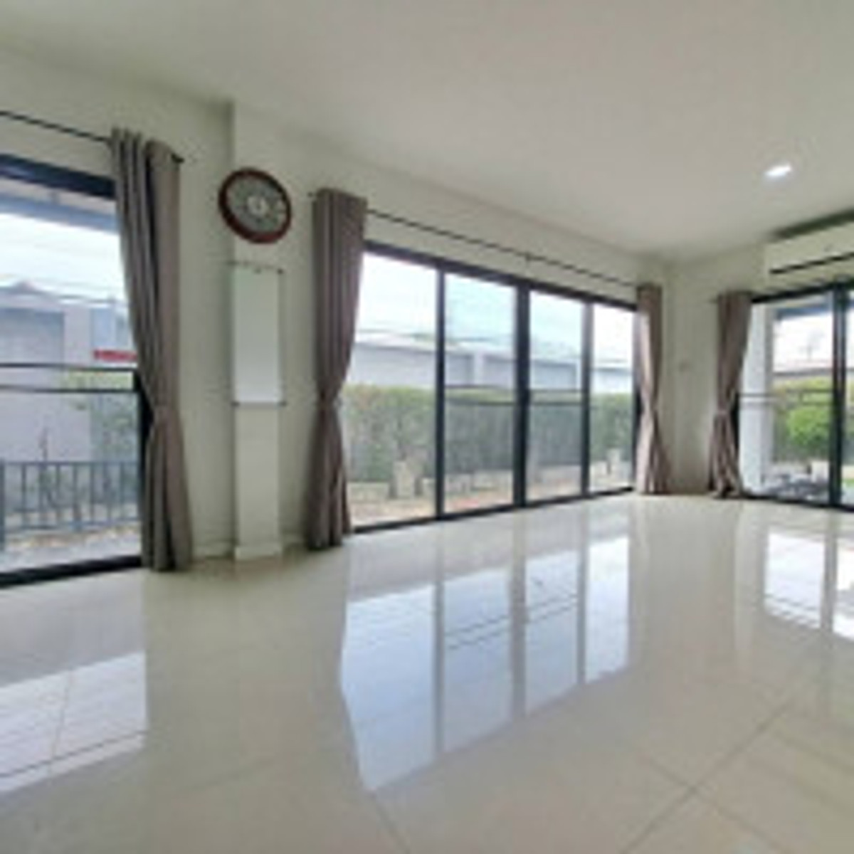 ขายบ้านเลียบทางด่วนรามอินทรา : ขายบ้านเดี่ยว มายโฮม อเวนิว รามอินทรา-จตุโชติ 55 ตร.ว. 4.39 ล้าน! 3 นอน 3 น้ำ ต่อเติมครัวแล้ว แถมแอร์ 3 เครื่อง+เครื่องซักผ้า มุ้งลวดครบ ใกล้ทางด่วนจตุโชติ 