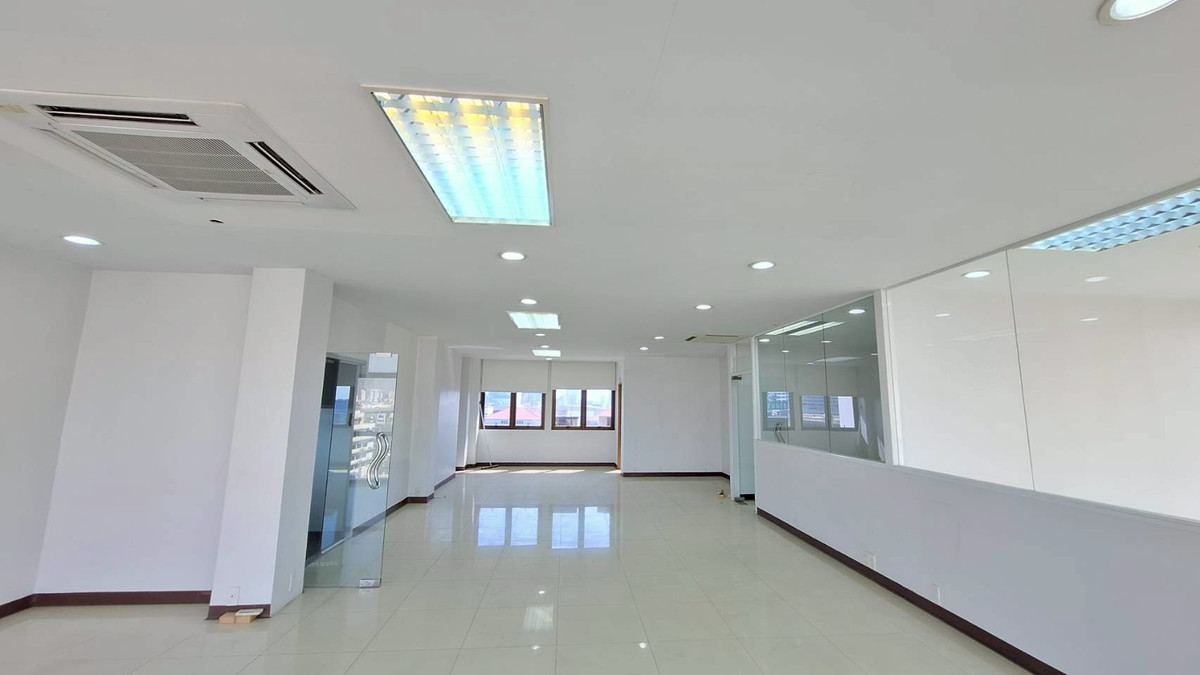 OfficeBangna, Bearing, Lasalle : Prime 7-Story Office Building for Sale/Rent – Strategic Front-Unit Location in Bangna-Trad 34