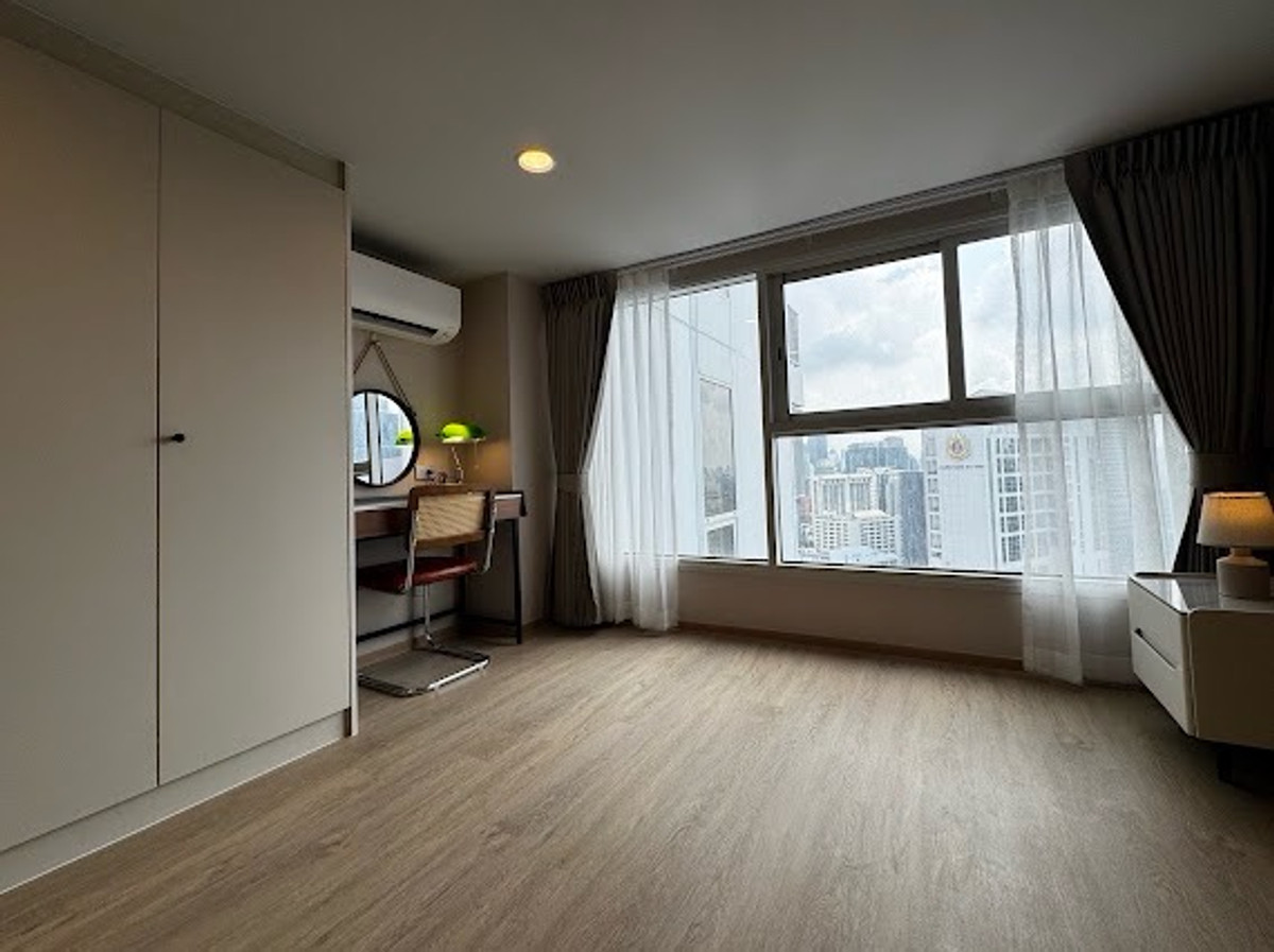 For RentCondoSiam Paragon ,Chulalongkorn,Samyan : New ✨ Culture Chula Modern Loft : 2 Bedroom, 1 Bathroom | 57 sq.m. | High Floor, Unblocked Lumpini Park View Only 52,000 per month 🏡🌳