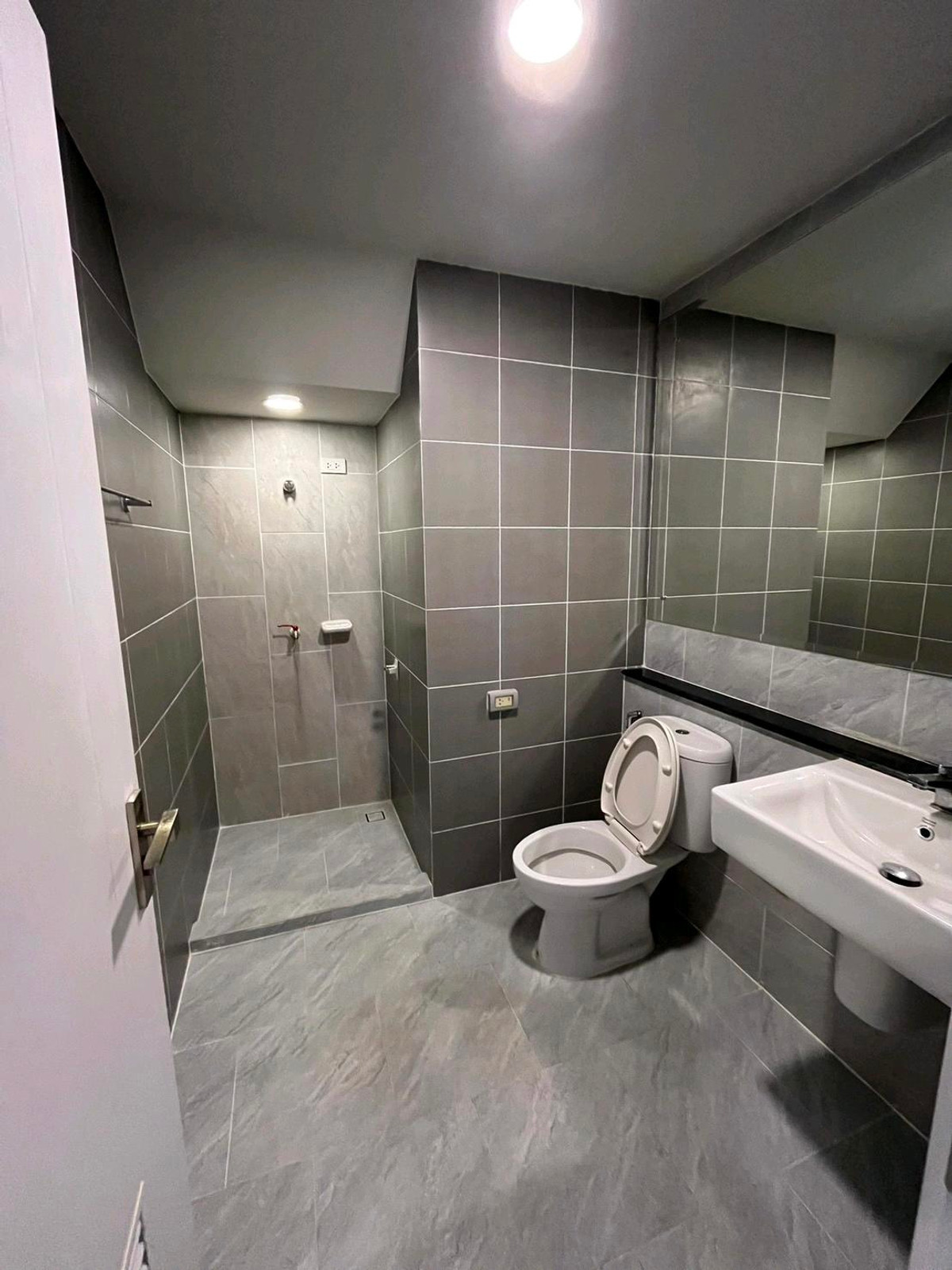 ให้เช่าทาวน์โฮมบางนา แบริ่ง ลาซาล : ให้เช่า ถนนเมน 19.9ตรว 3นอน3น้ำ ทาวน์โฮม 2 ชั้น บริทาเนีย เมกะทาวน์ บางนา  